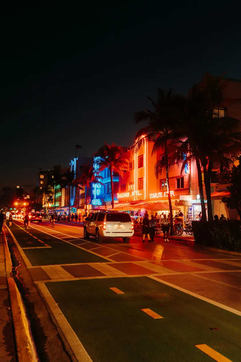 Ocean Drive in South Beach at night, lit by Art Deco neon